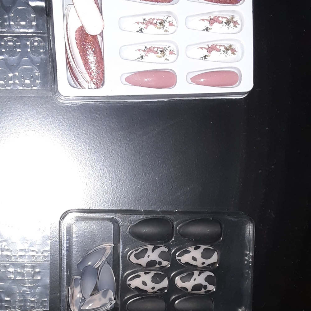 Press on nails